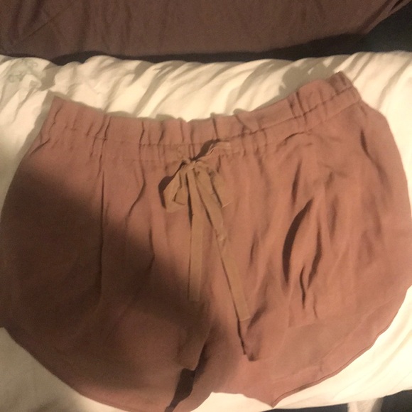 Aritzia Pants - Aritzia Shorts